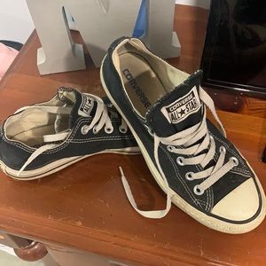 Women’s Converse Size 7
